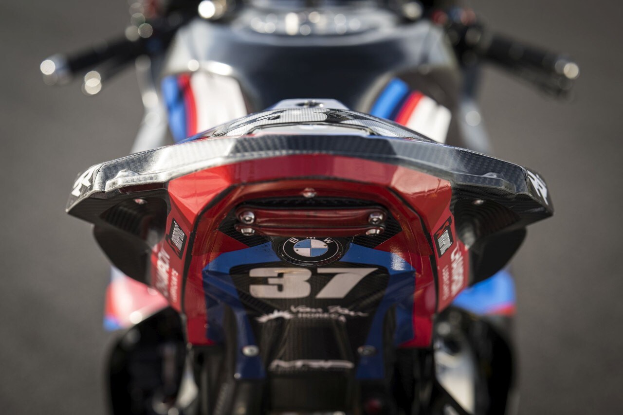 DueruoteTG #238 - Abbiamo guidato in pista la BMW che corre in SBK! 